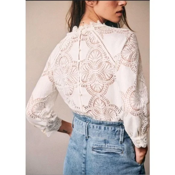SEZANE White Lace Openwork High
Neck Eyelet Ruffle Button Back Bacall Blouse Top - Picture 3 of 17